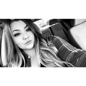 Meet your Posher, Katina